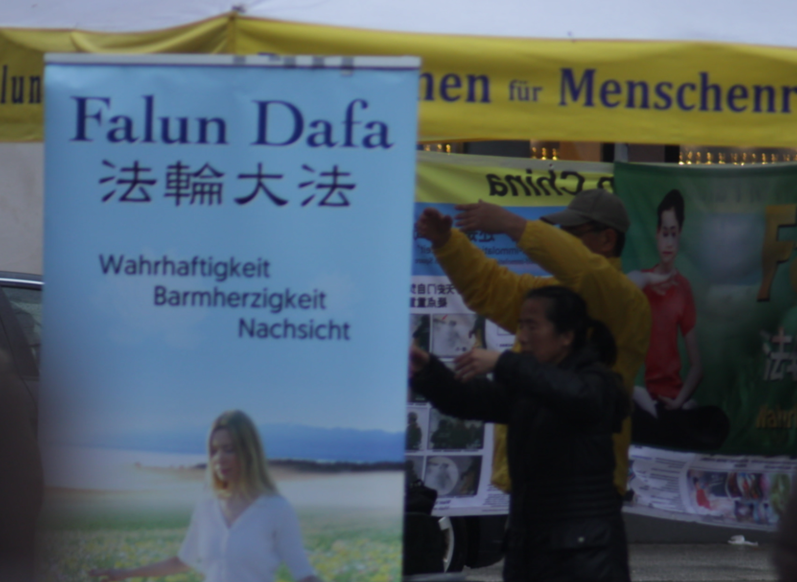 Falun Gong on the Streets of Frankfurt