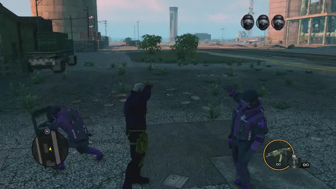 Saints Row 3 screenshot - The boss and a Saint in a purple SWAT uniform cheer each other on