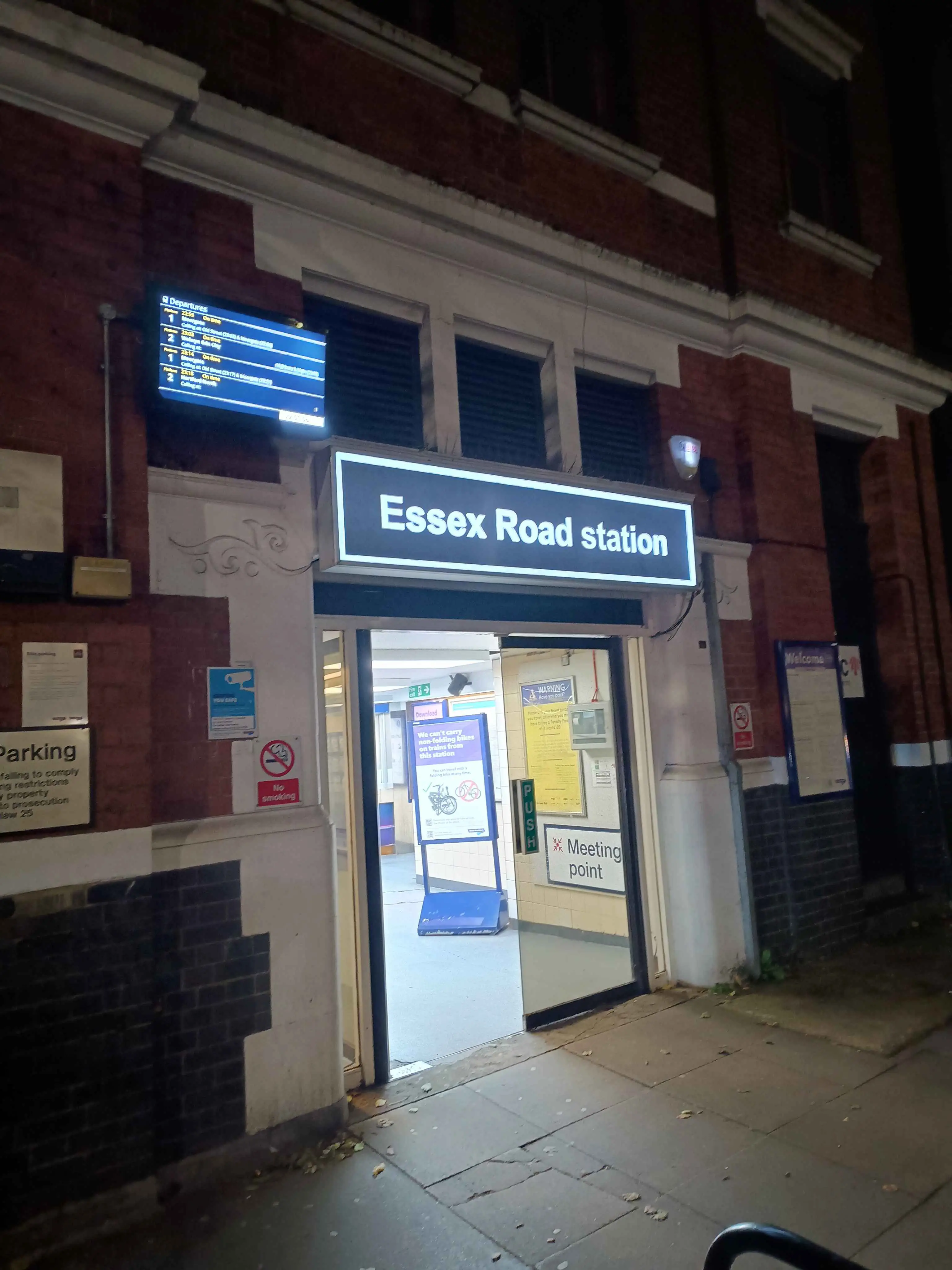 Peeping out Essex Road.